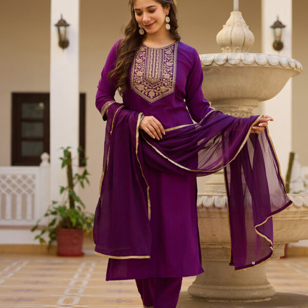 Women Rayon Kurta With Pant And Chinnon Dupata Set