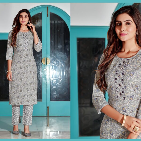 Women Cotton Blend Digital Print Kurta With Pant Set