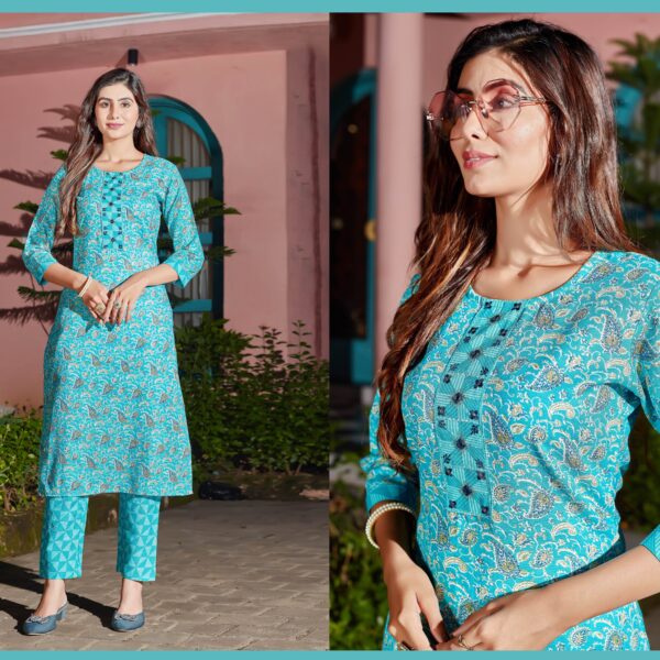 Women Cotton Blend Digital Print Kurta With Pant Set