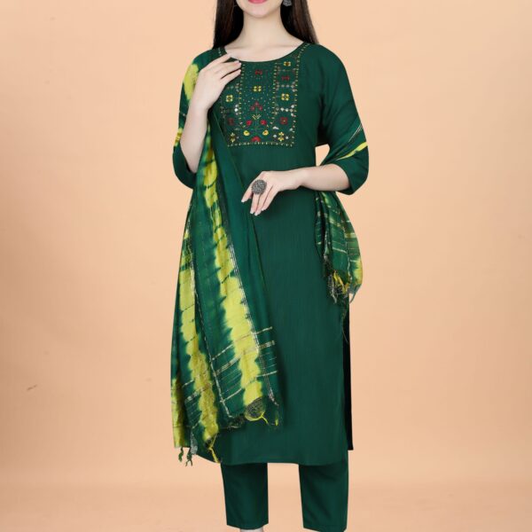 Women's Embroidered Cottan Blend Kurti With Pant & Chanderi Dupatta Set