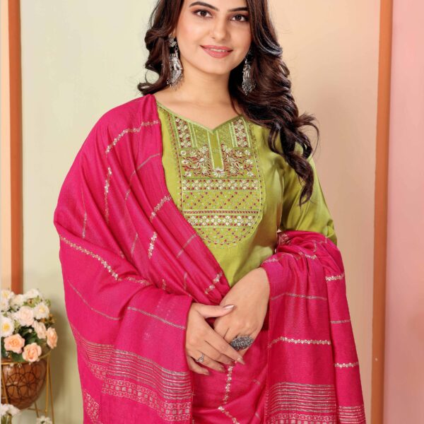 Women's Embroidered Silk Kurti With Pant & Chanderi Dupatta Set