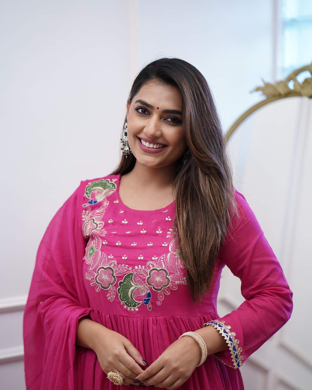 K-RDC0058_7 Women's Chinnon Embroidered Kurta with Chinnon Pant And Chanderi Dupatta Sets - Image 1