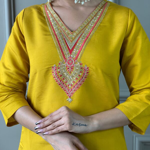 Women Viscose Chanderi Kurta With Viscose Chanderi Pant And Organza Dupata Set