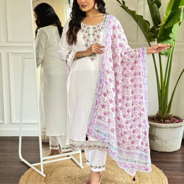 Women's Viscose Chanderi Embroidered Straight Kurta with Pant And Jacquard Printed Dupatta Sets