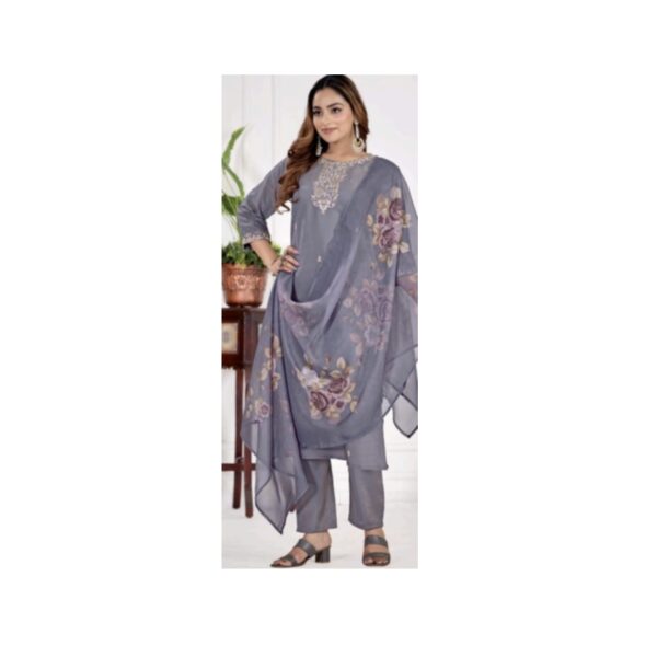 Roman Simmar Embroidered Set