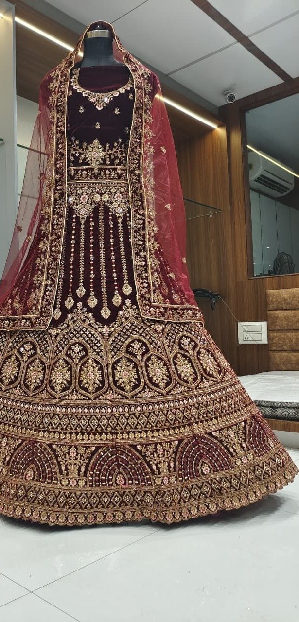 WhatsApp Image 2025-09-29 at 9.25.40 PM (1) Queen - Image 1