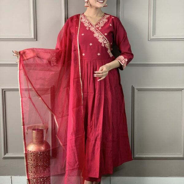 Women's Red Viscose Chanderi Embroidered Straight Kurta with Viscose Chanderi Pant And Organza Printed Dupatta Sets