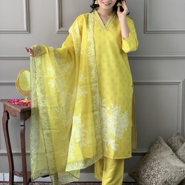 Women Viscose Chanderi Kurta With Pant And Heavy Embroidery Dupata Set