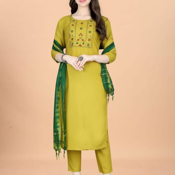Women's Embroidered Cottan Blend Kurti With Pant & Chanderi Dupatta Set