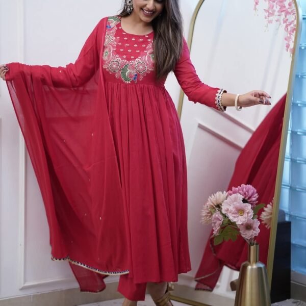 Women's Chinnon Embroidered Kurta with Chinnon Pant And Chanderi Dupatta Sets