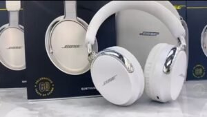 Bose Quietcomfort Ultra 60th Edition - Image 6